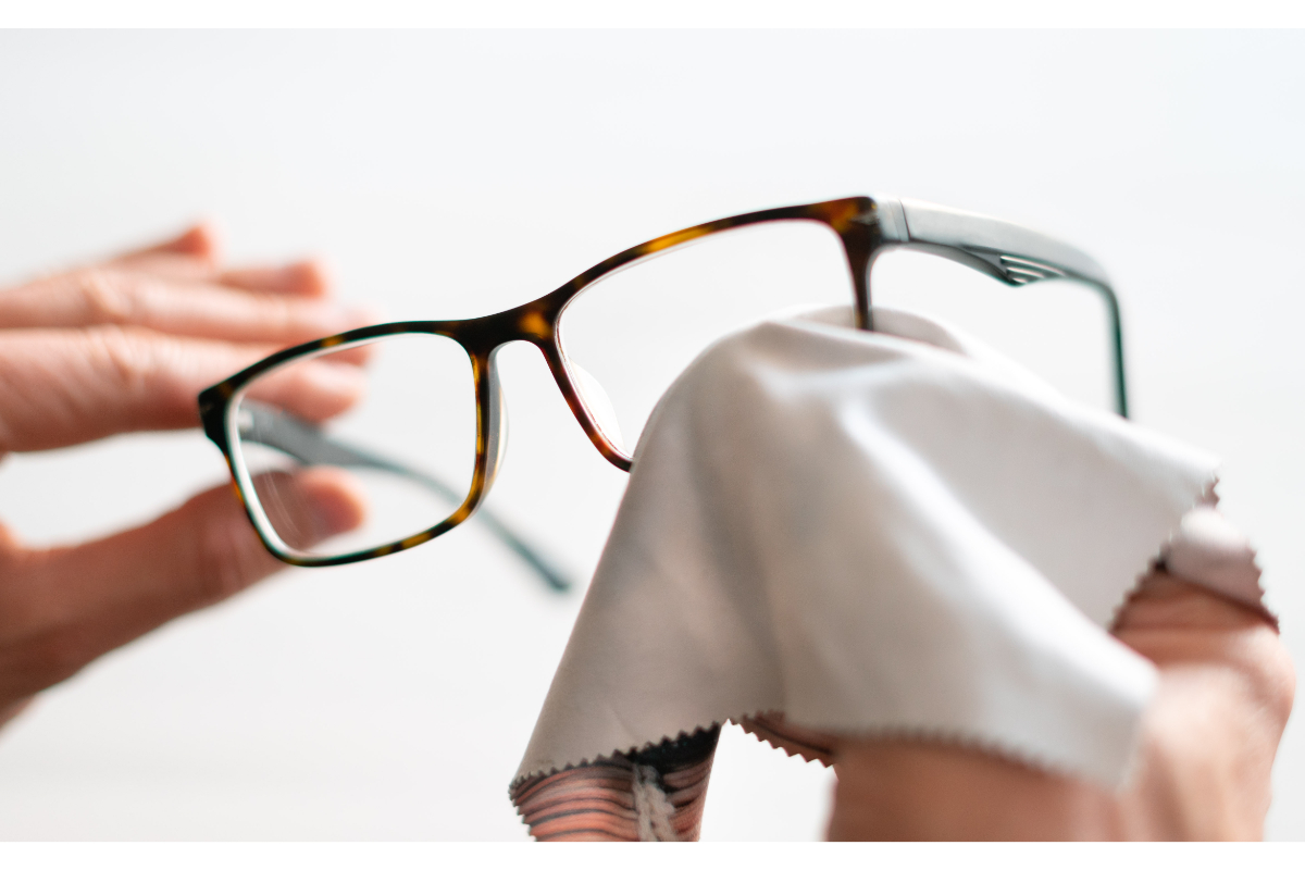 Cum îți dai seama că ai nevoie de ochelari