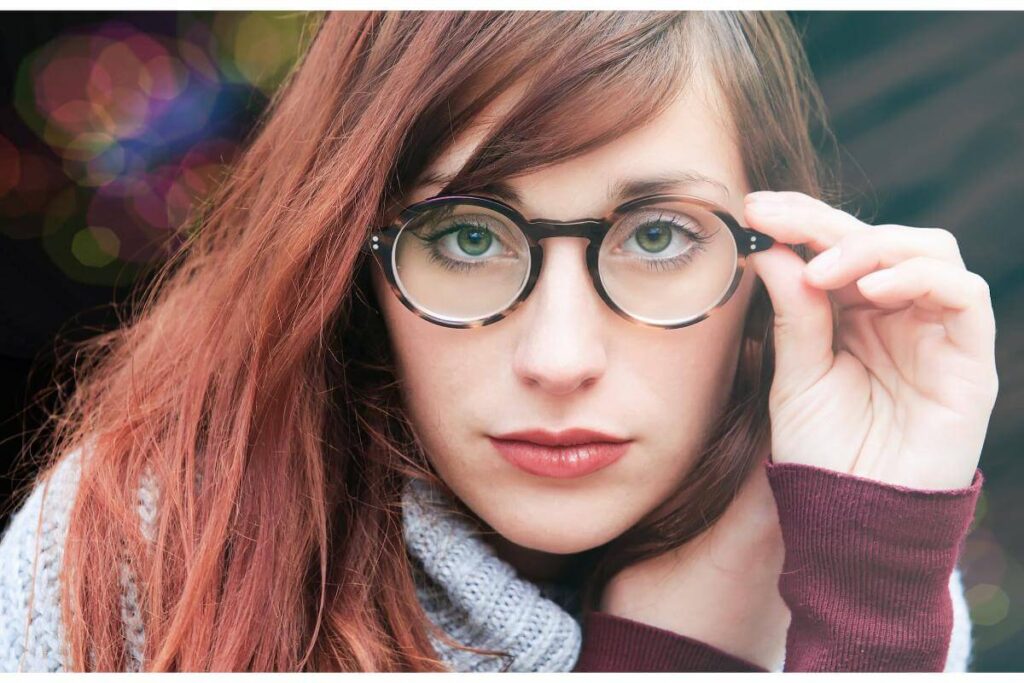 ochelari, par roscat, femeie